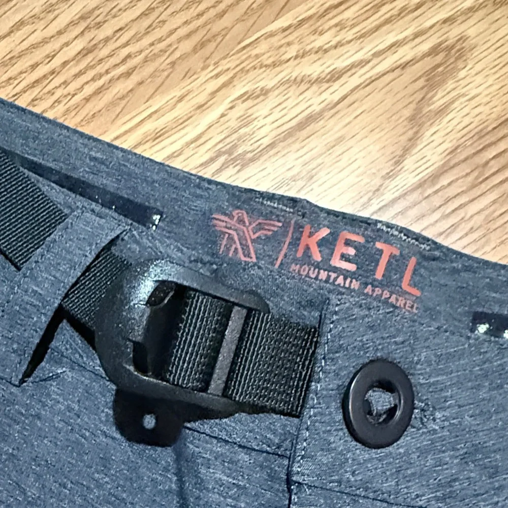 Ketl Men's Gray Shorts - Picture 3 of 5